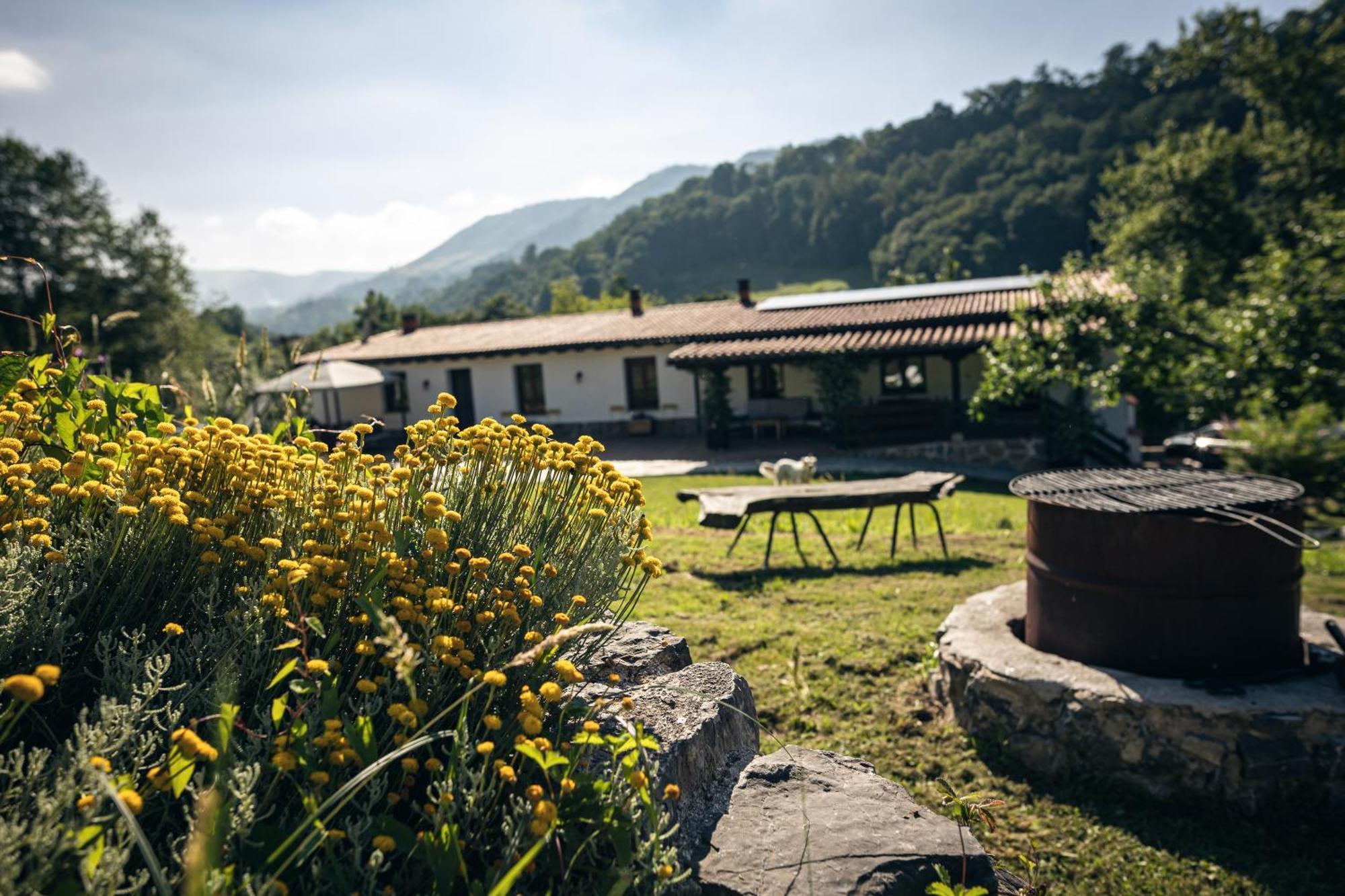 Finca La Naguada Casa Rural En Asturias Beloncio Bagian luar foto