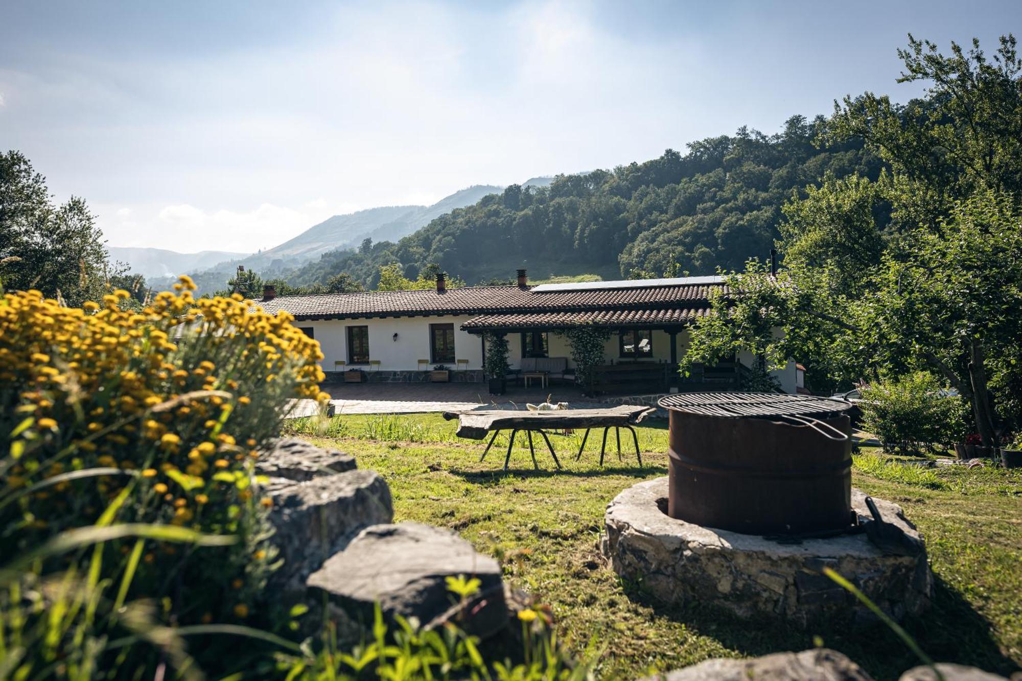 Finca La Naguada Casa Rural En Asturias Beloncio Bagian luar foto